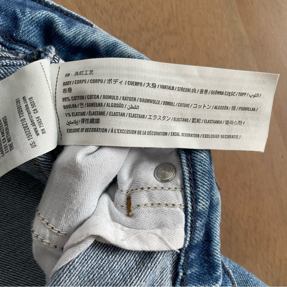 Abercrombie & Fitch Curve Love Criss Cross 90s Straight Ultra High Rise Jeans - Picture 9 of 11